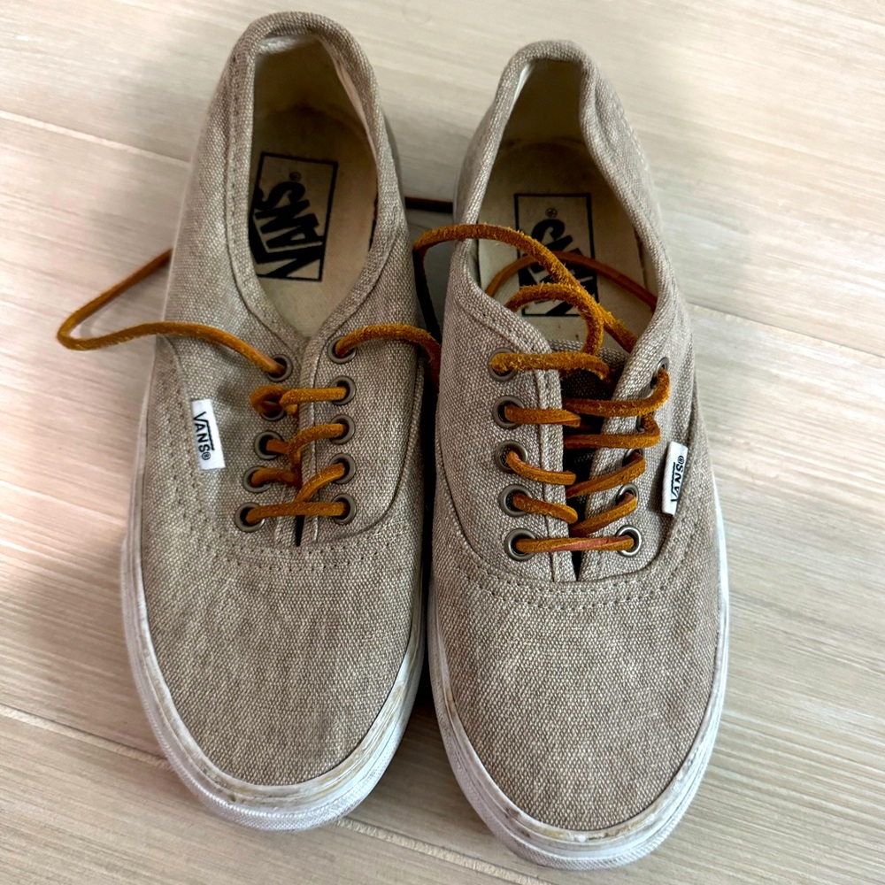 Women’s Vans 5.5